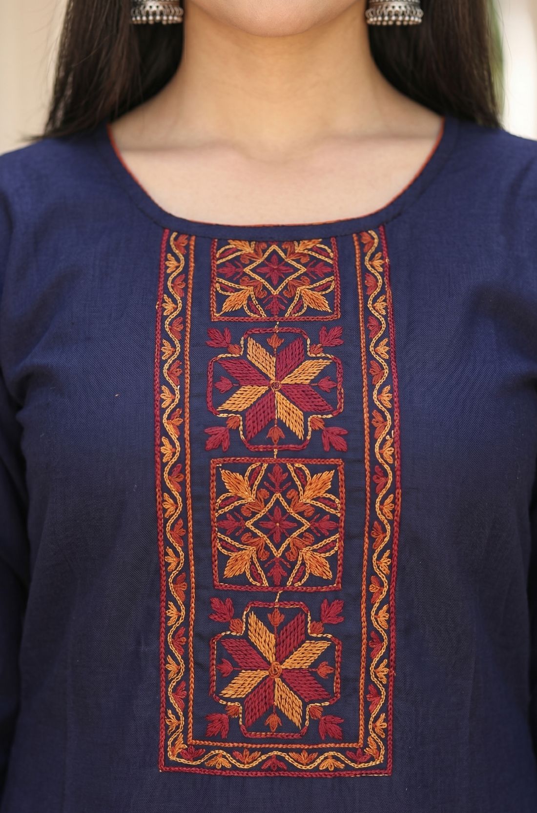 Women's ethnic Embroidered Rayon Kurti