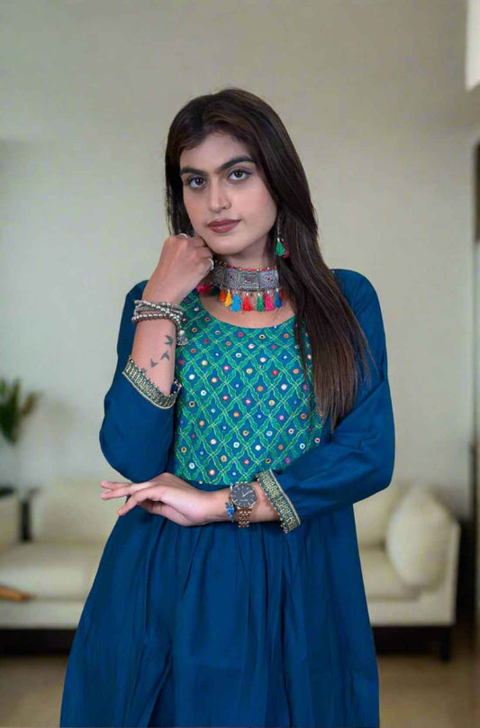 Close-up view – Mirror hand work berlin silk dark blue Aline Kurta