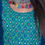 Close-up – Mirror hand work dark blue Aline Kurta
