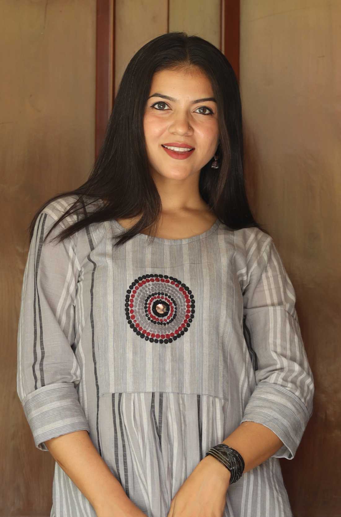 Embroidery Detailing on Grey Cotton Kurta – Close-Up