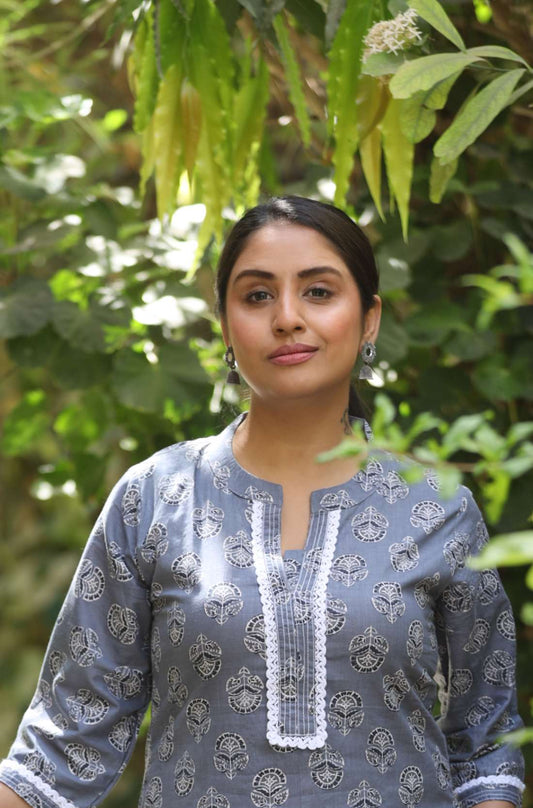 Grey Printed Cotton Straight Kurta  – Close-Up
