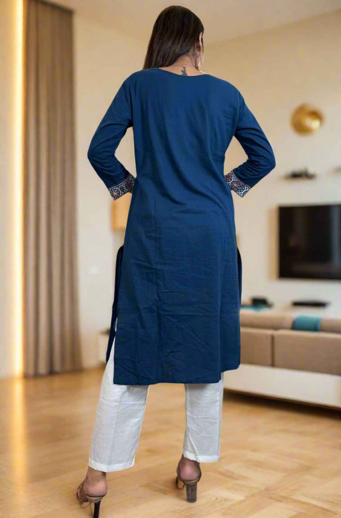 Back-side View – Pure cotton Indigo hand block print mirror work straight kurta
