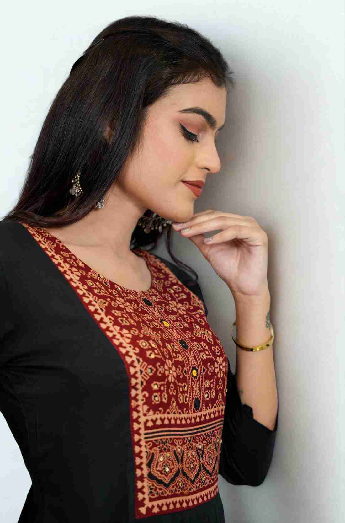 Hand Embroidery Detailing on Black Kurta – Close-Up View
